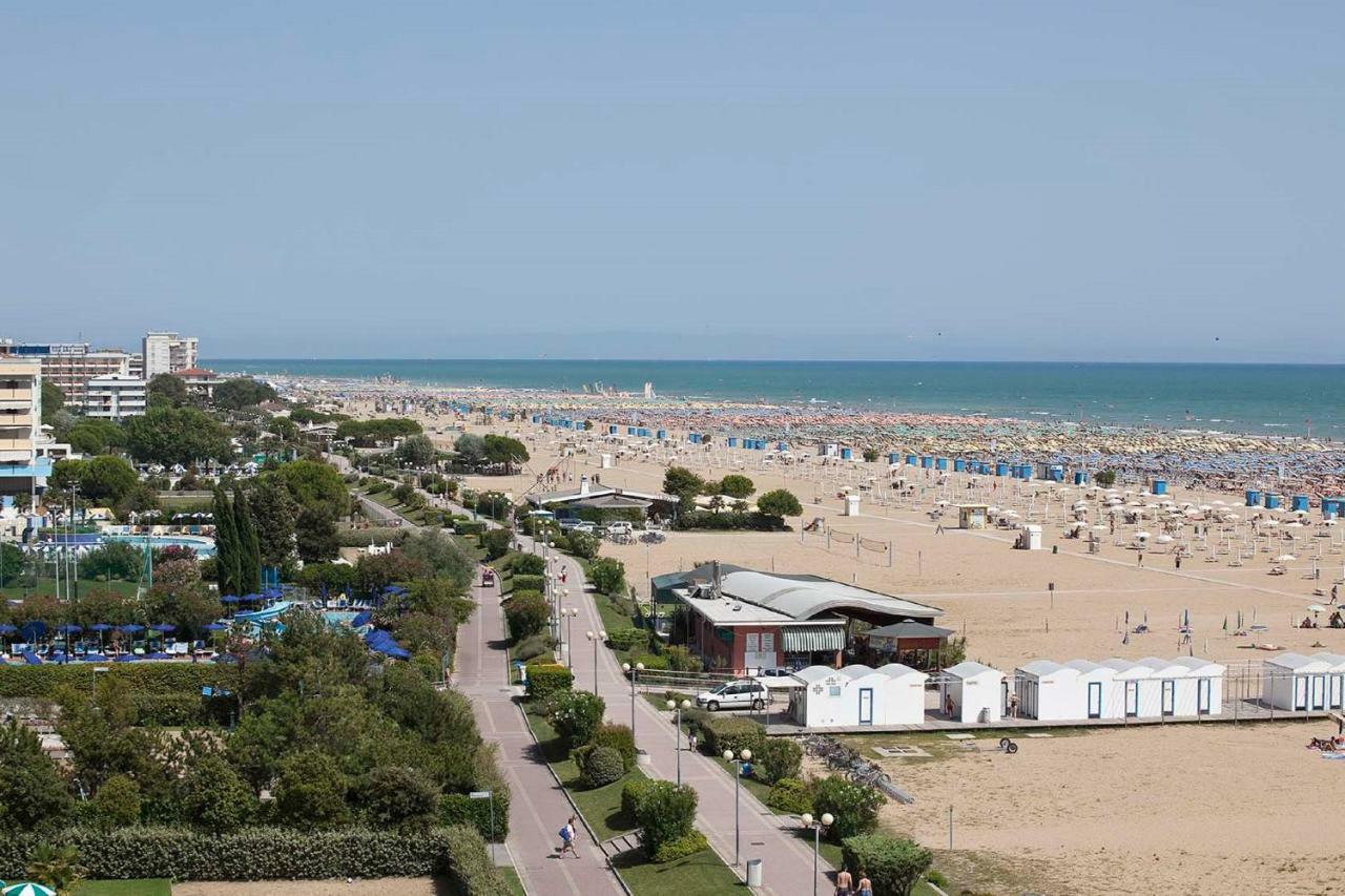 Villa Regina Bibione Exterior photo